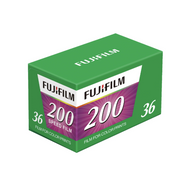 FUJIFILM 200 COLOR - 135 / 35 mm (ISO 200)