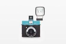 DIANA INSTANT SQUARE CAMERA WITH FLASH - STANDARD